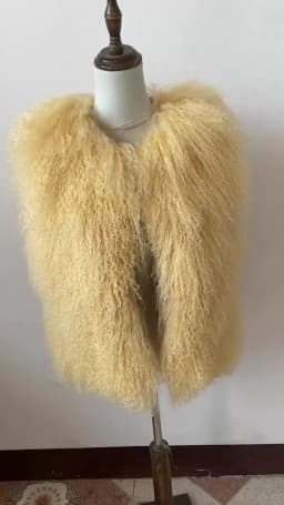 Women's Luxurious Fluffy Warm Mongolian Sheepskin Short Vest Coat Spring Autumn Sexy Wool Outerwear New Collection