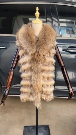 Women Knitted Handmade Real Rabbit Fur Vest Gilet Sleeveless Garment Waistcoat Female Natural Raccoon Fur Coat Jacket