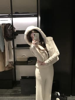 Women's Short Sleeveless Faux Fur Vest Coat with Hat Fall Winter High-End Versatile Fashion Korean Style Zipper Closure