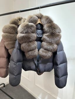 2025 New Winter Real Huge Natural Fox Fur Collar Thicken Warm 90% White Duck Down Jacket Women Casual Short Puffer Fur Coats