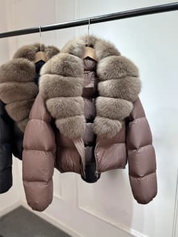 2025 New Winter Real Huge Natural Fox Fur Collar Thicken Warm 90% White Duck Down Jacket Women Casual Short Puffer Fur Coats