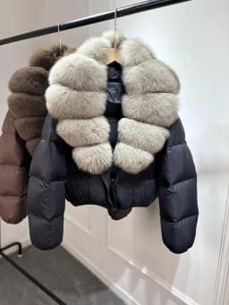 2025 New Winter Real Huge Natural Fox Fur Collar Thicken Warm 90% White Duck Down Jacket Women Casual Short Puffer Fur Coats
