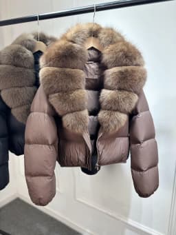 2025 New Winter Real Huge Natural Fox Fur Collar Thicken Warm 90% White Duck Down Jacket Women Casual Short Puffer Fur Coats
