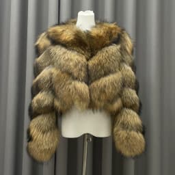 Ladies Winter Luxurious Crop Fur Coat Women Real Raccoon Fur Jacket Long Sleeve V-shaped Hand-cut Thickened Warm Fashion