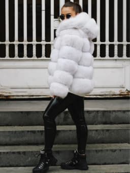 Luxury Real Fox Fur Coat Women Winter Thick Warm Hooded Fox FurJacket Short Bubble Real Fur Coats Outerwear Genuine Fur