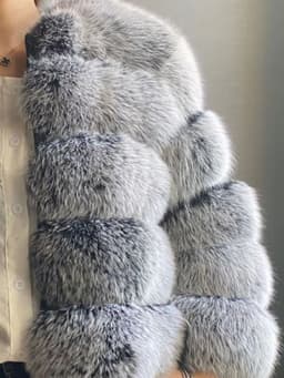 Luxury Real Fox Fur Coat Women Winter Thick Warm Hooded Fox FurJacket Short Bubble Real Fur Coats Outerwear Genuine Fur
