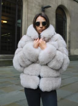 Luxury Real Fox Fur Coat Women Winter Thick Warm Hooded Fox FurJacket Short Bubble Real Fur Coats Outerwear Genuine Fur