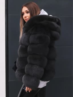 Luxury Real Fox Fur Coat Women Winter Thick Warm Hooded Fox FurJacket Short Bubble Real Fur Coats Outerwear Genuine Fur