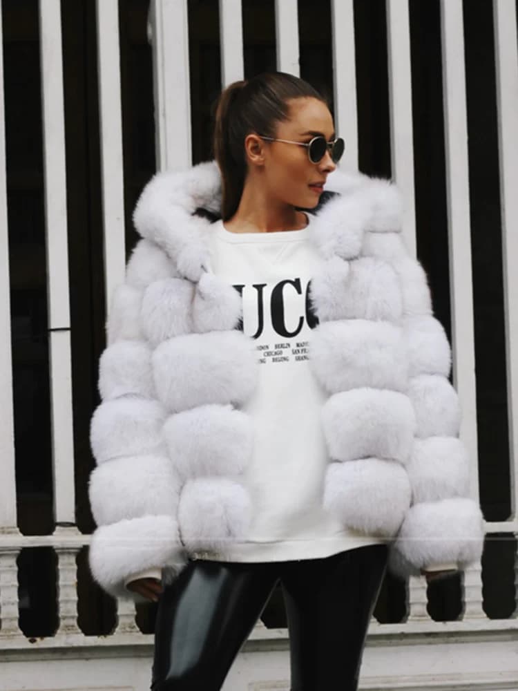 Luxury Real Fox Fur Coat Women Winter Thick Warm Hooded Fox FurJacket Short Bubble Real Fur Coats Outerwear Genuine Fur