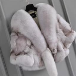 New Real Fox Fur Coat Autumn and Winter Fox Fur Shawls Neckline Jacket Women Natural Fur Vest Shawl Short Trend Lady Fur Poncho