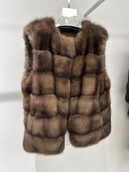 Elegant Fur Jacket Women's Fashion Slimming Thickened Vest Fur Leather Outerwear Autumn Winter High-End Sensation Eco-Fri...