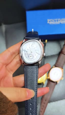 Innovative Series of Special Shaped Quartz Watches with Import Movement 32mm Dial with Genuine Leather Strap and Steel Case