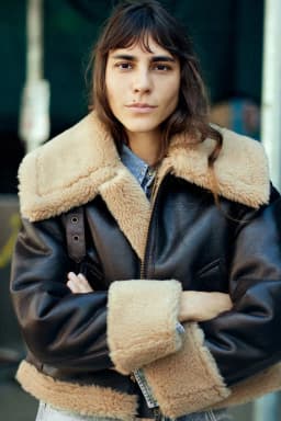 Double-Sided Fleece Biker Jacket with Cuffed Sleeve Leather Contrast Color Zipper Short Outerwear for Women Autumn Winter