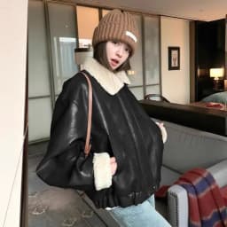 Thickened Short Lamb Fur Jacket Women's Winter New Style Vintage Leather Jacket Female Loose Motorcycle Jacket with Pocket