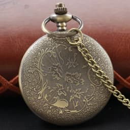 Classic Western Riding Cowboy Emblem Quartz Pocket Watch Retro Fashion Men's and Women's Necklace Pendant Best Gift for Students
