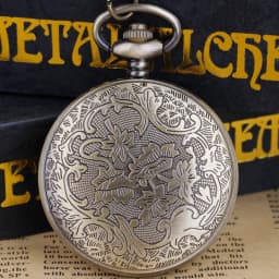 40 Gundam Engraved Quartz Pocket Watch Steampunk Watch Pendant Clock Suitable for Men Women Memorial Gifts