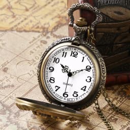Retro Vintage Bronze Dog Wolf Hollow Quartz Fob Pocket Watch with Necklace Chain Cool Pendant Clock Gift for Male Men