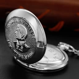 Old Craft Stalin Head Statue Quartz Pocket Watch Silver Steel Text Carved Case Clock Best Souvenir for Men's Festivals Gift