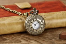 Classic Hollow out Pocket Watch Bronze Moon Man/Triangle/Love/Constellation Commemorative Pocket Watch 2023