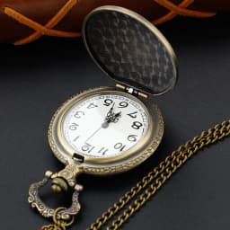 Bronze Antique Western Werewolf Embossed Quartz Pocket Watch Vintage Men's Fob Chain Clock Children's and Women's Gift
