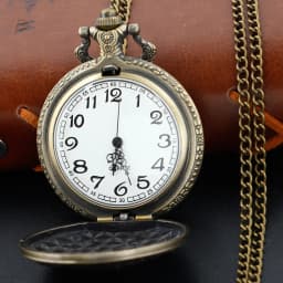 Bronze Antique Western Werewolf Embossed Quartz Pocket Watch Vintage Men's Fob Chain Clock Children's and Women's Gift