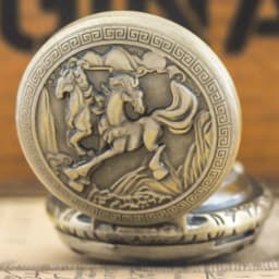 Small Vintage Bronze Steampunk Steed Carved Trumpet Quartz Pocket Watch Necklace Pendant Clock Chain Men Women Chain Gift