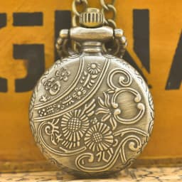 Small Vintage Bronze Steampunk Steed Carved Trumpet Quartz Pocket Watch Necklace Pendant Clock Chain Men Women Chain Gift