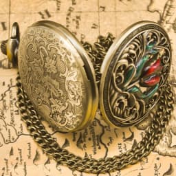 Retro Bronze Steampunk Floral Carving Flip-Top Male And Female Student Gift Quartz Necklace Commemorative Pocket Watch