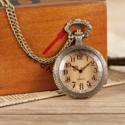 Classic Retro Pocket Watch Simple Digital Face Hanging Chain Brown Flip Cover Men Quartz Hanging Watch Suitable for Gift Giving