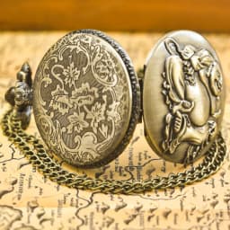 Retro Bronze Steampunk Maitreya Buddha Flip-Top Male And Female Student Gift Quartz Necklace Commemorative Pocket Watch
