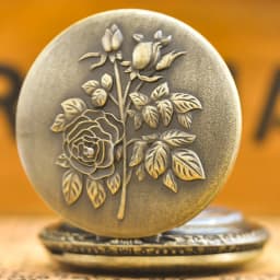 Vintage Bronze Clamshell Flower Carved Necklace Quartz Pocket Watch Fashion Jewelry Gift For Girls