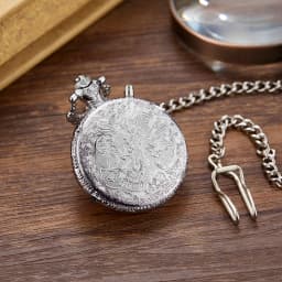 Vintage Steam Train Engraved Quartz Pocket Watch LED Luminous Dial Flip Cover Alloy Pocket Watch With Chain Steampunk Clock