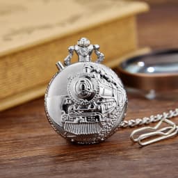 Vintage Steam Train Engraved Quartz Pocket Watch LED Luminous Dial Flip Cover Alloy Pocket Watch With Chain Steampunk Clock