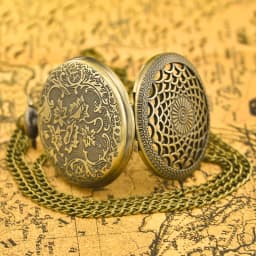 Vintage Bronze Flip Creative Necklace Quartz Pocket Watch Fashion Male And Female Students Universal