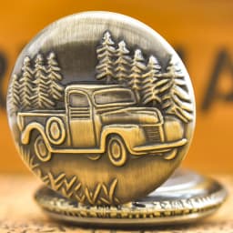 Vintage Bronze Clamshell Vintage Car Cameo Necklace Quartz Pocket Watch Gifts Are Common For Male And Female Students