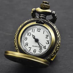 Vintage Bronze Steampunk Gear Carving Small Pocket Quartz Pocket Watch Necklace Pendant Clock Chain Men's and Women's Gifts
