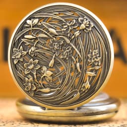 Vintage Bronze Clamshell Fashion Creative Flower Relief Girl Student Gift Quartz Necklace Pocket Watch