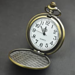 Vintage Bronze Clamshell Fashion Creative Flower Relief Girl Student Gift Quartz Necklace Pocket Watch