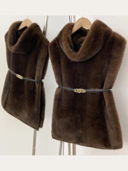 Mumaroho 2026 Winter Spring Women Faux Fur Sable Vest Crop Top Solid Turtleneck Eco Mink Faux Fur Tank Tops Pullover Jacket