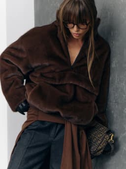 2025 Designer Faux Fur Coat, New Winter Style, Warm Pullover Zipper Top Simple Stylish And Elegant