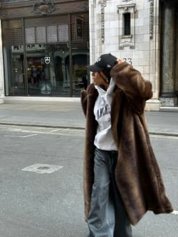 Women Solid Faux Fur Long Coat Lapel Long Sleeve Fluffy Luxury Loose Casual Outerwear 2026 Fashion Winter High Street Outwears