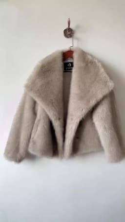 2024 Winter New Fashion Gradient Fluffy Fur Coat Women High Street Luxury Big Fur Collar Faux Fox Fur Jacket Female Overcoats