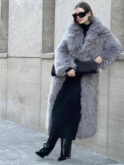 Winter Faux Fur Long Coat Women Vintage Full Sleeve Pocket Lapel Thicken Warm Outwear Female 2026 Fashion Urban Streetwear Lady