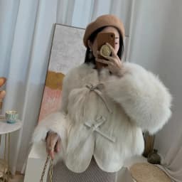 Imitation Fox Fur Grass Coat Women's Short 2026 Autumn/Winter New Korean Version Versatile Lace Up Thick Top Female Warm Outwear