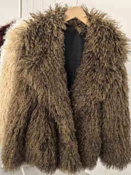 Aynaray 2025 Winter Women Faux Fur Jacket Solid Khaki Long Sleeve Thick Warm Outwear Fluffy Coat For Women