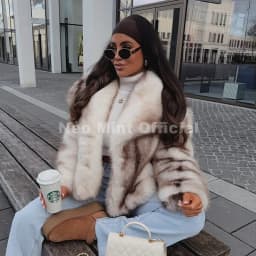 Neo Mint 2025 Winter Exclusive Striped Faux Fur Jacket Women Overcoat Brand Blogger Fashion Fluffy Fox Fur Collar Coat Outerwear