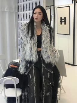 DEAT Fashion Gray Imitation Mongolia Sheep Fur Coat Women's Round Neck Long Sleeves Thick Plush Jacket Winter New