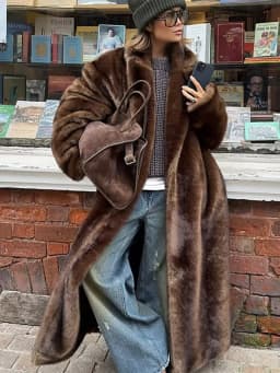 Chic Brown Faux Fur Overcoat Women Casual Luxury Lapel Long Sleeve Fluffy Coat Winter Female Thicken Warm High Street Outwear
