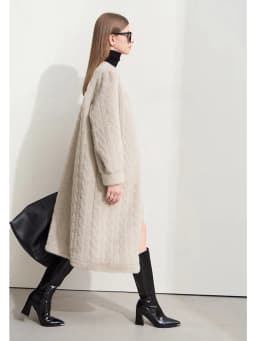 AMII Minimalist Fur Coats Woman 2026 Winter New Warm V-neck Pocket Women's Clothing Elegant Female Long Fur Outerwear 12424023