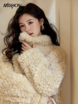 MISHOW American Vintage Faux Fur Jacket Women 2024 Winter Warm Thickened Turn Down Collar Fur One Reversible Jacket MXD55W0648